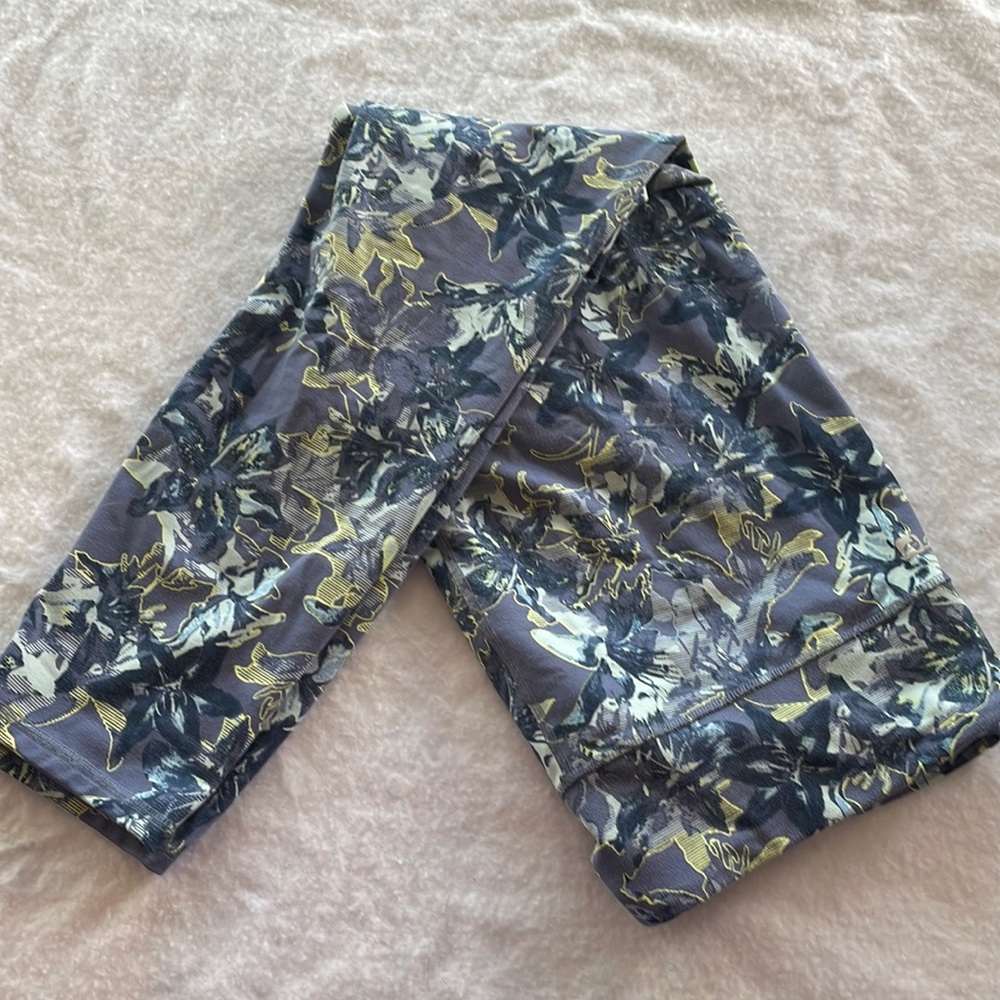 Women’s Blue Floral Leggings